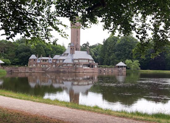 netherlands/hoge-veluwe-national-park/landmark/country-residence-museum-jachthuis-sint-hubertus