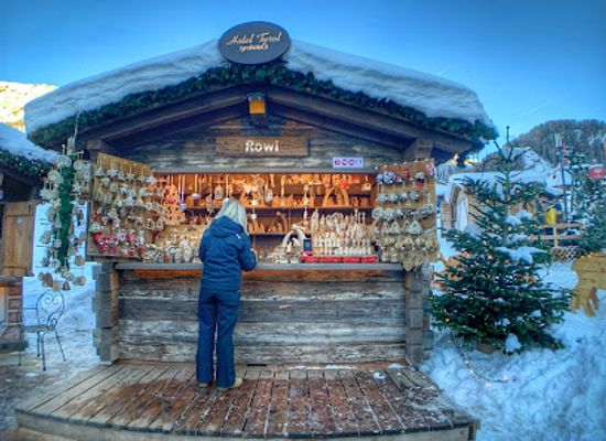 italy/val-gardena/landmark/mountain-christmas-selva