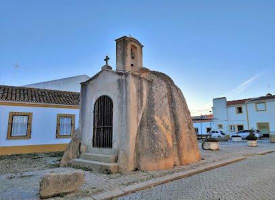 portugal/evora/landmark/anta-capela-de-sao-dinis