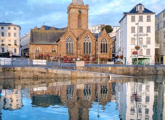 guernsey/st-peter-port-waterfront/landmark/town-church-of-st-peter-port