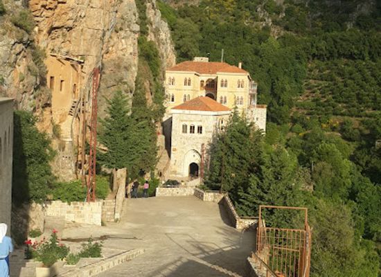 lebanon/bsharri-district/landmark/deir-mar-antonios-al-kabir-qozhaya-lebanese-maronite-monastery