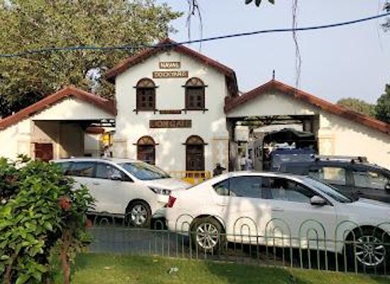 india/mumbai/landmark/naval-dockyard-building