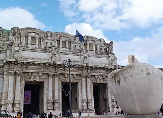 italy/brianza/landmark/la-mela-reintegrata