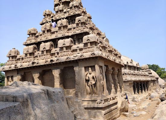 india/mahabalipuram/landmark/mahabalipuram-stone-carving