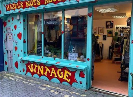 ireland/killarney/landmark/hazel-s-nuts-about-vintage