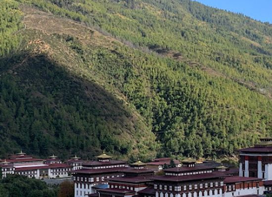bhutan/zhemgang-district/landmark/national-memorial-chhorten
