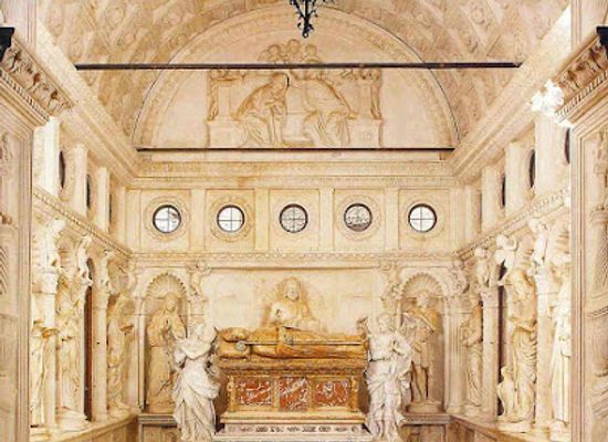 croatia/trogir/landmark/chapel-of-st-john-of-trogir