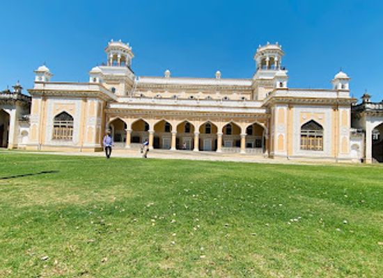 india/hyderabad/charminar/landmark/tahniyat-mahal