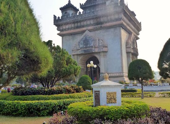 laos/central-laos/landmark/patuxay-victory-monument