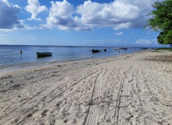 mauritius/pointe-aux-piments/landmark/balaclava-public-beach