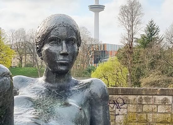 germany/hamburg/landmark/skulptur-liegende