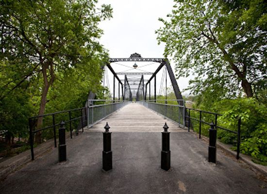 texas/new-braunfels/landmark/new-braunfels-visitor-information-center