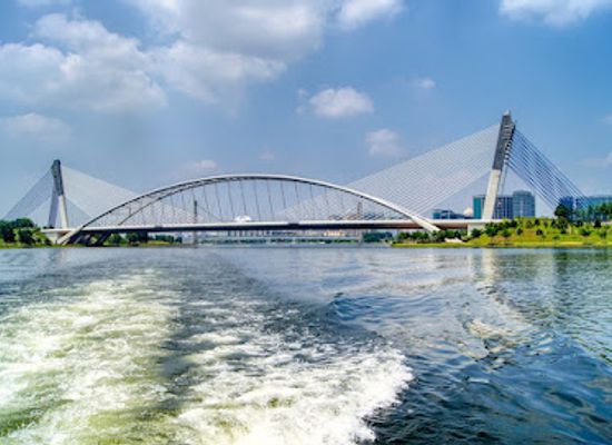 malaysia/west-coast/landmark/seri-saujana-bridge