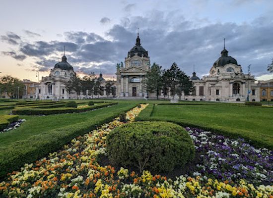 hungary/budapest/inner-city/landmark/city-park