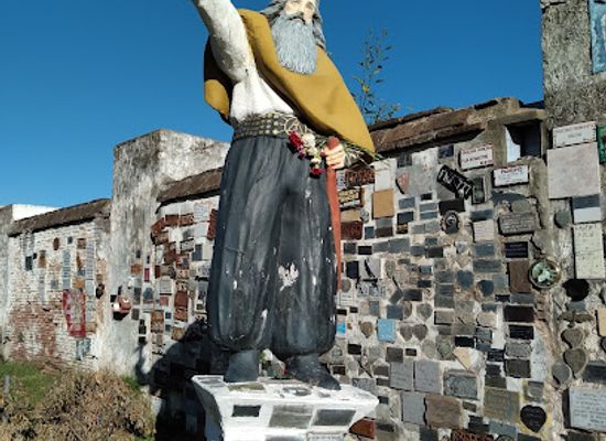 argentina/western-argentina/landmark/pancho-sierra-statue