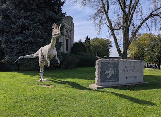wisconsin/kenosha/landmark/dinosaur-discovery-museum