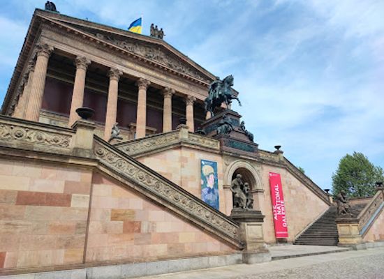 germany/berlin/landmark/equestrian-statue-of-frederick-william-iv