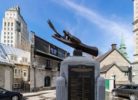 canada/quebec-city/landmark/monument-to-religious-teaching-communities