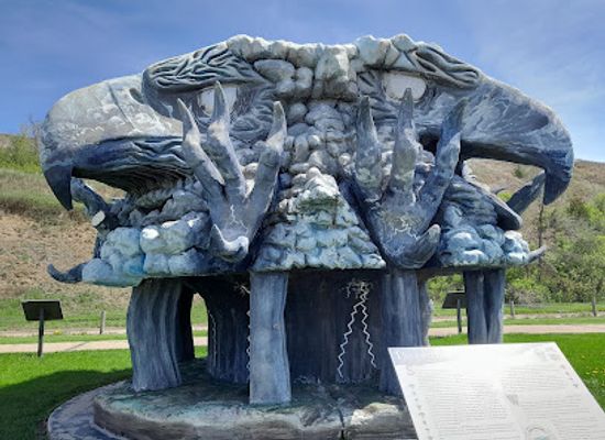 north-dakota/mandan/landmark/four-headed-thunderbird-statue
