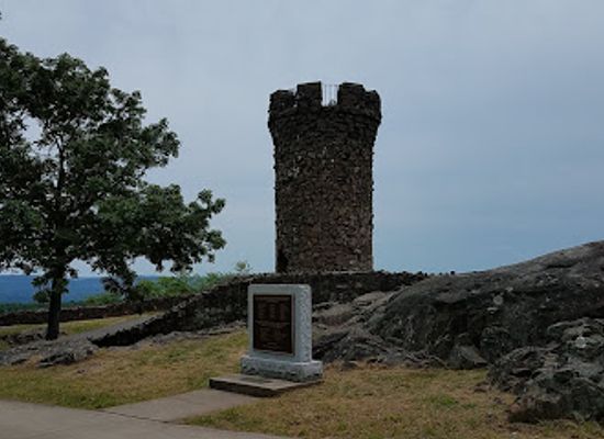 connecticut/middlesex-county/landmark/castle-craig