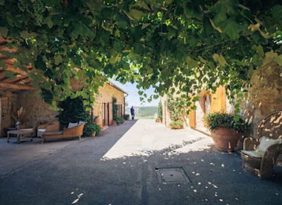 italy/val-d-orcia/landmark/villa-apparita