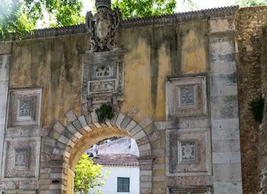 portugal/sintra/landmark/arco-do-castelo