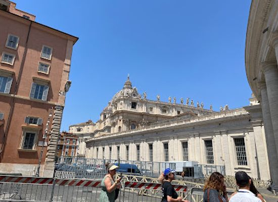 vatican-city/sistine-chapel/landmark/fontana-di-porta-cavalleggeri