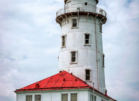 illinois/chicagoland/landmark/chicago-harbor-lighthouse