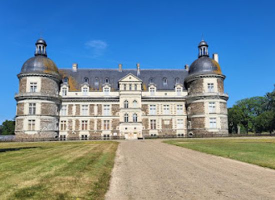 france/pays-de-la-loire/landmark/chateau-de-serrant