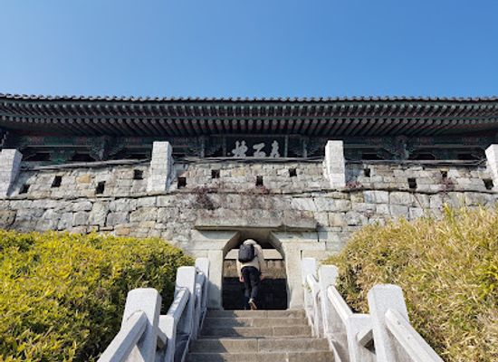 south-korea/south-gyeongsang-province/landmark/jinju-namgang-uiam-rock