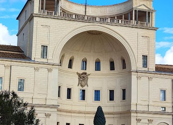 vatican-city/apostolic-palace/landmark/pine-courtyard