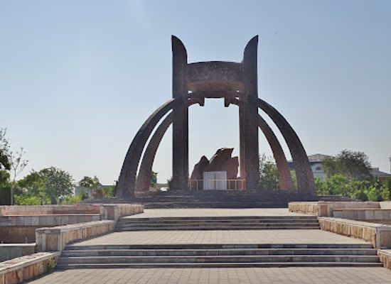 uzbekistan/urgench/landmark/pamyatnik-avesto