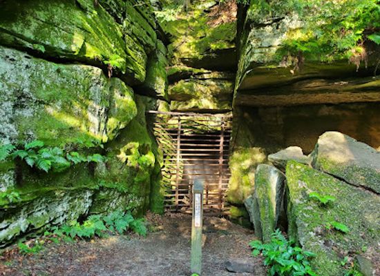ohio/cuyahoga-valley-national-park/landmark/ledges-trailhead