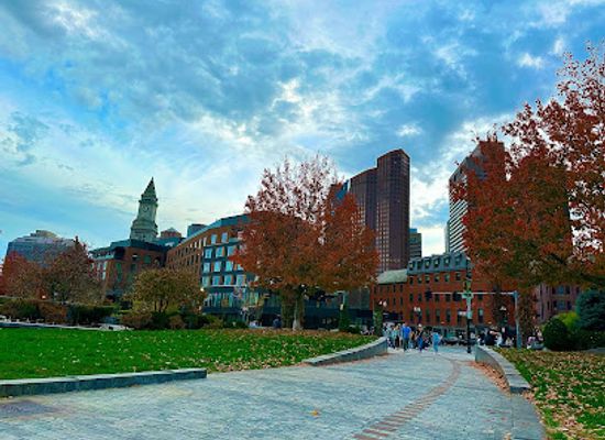 massachusetts/boston/landmark/the-boston-stone