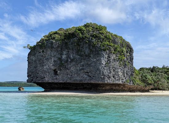 new-caledonia/ile-des-pins/landmark/upi-bay