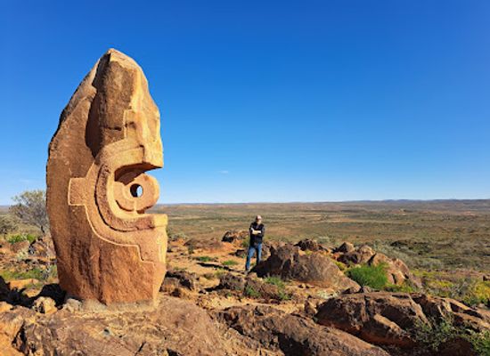 australia/far-west/landmark/living-desert-sculptures