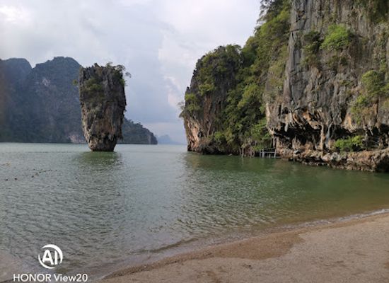 thailand/phuket-province/landmark/phuket-snake-show