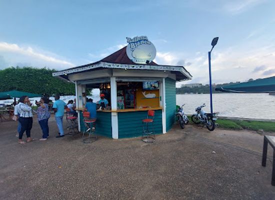 dominican-republic/samana-peninsula/landmark/bar-restaurante-ballena-blanca-malecon-samana