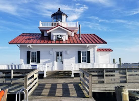 north-carolina/inner-banks/landmark/roanoke-marshes-lighthouse