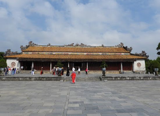 vietnam/hue/phu-huong/landmark/hue-night-walking-street