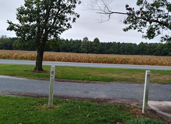 delaware/delmarva-peninsula/landmark/middlepoint-mason-dixon-marker