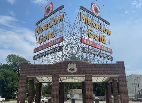 oklahoma/tulsa/landmark/meadow-gold-sign