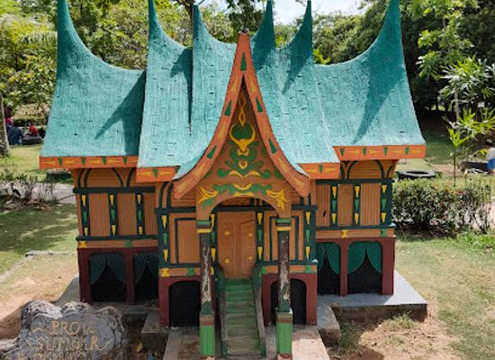 indonesia/riau-islands/landmark/miniature-house-indonesia