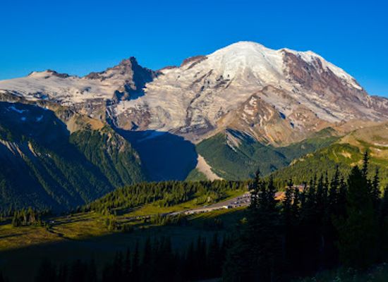 washington/mount-rainier-national-park/landmark/sunrise-visitor-center