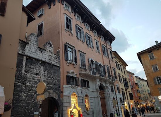 italy/trentino/landmark/larcher-fogazzaro-palace