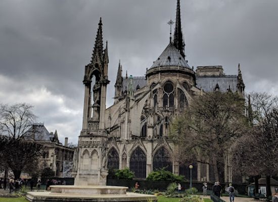 france/paris/landmark/square-jean-xxiii