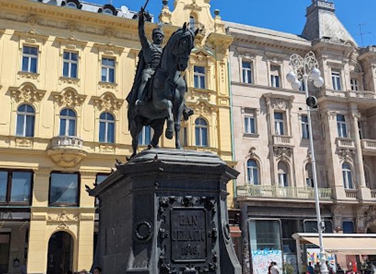croatia/zagreb/landmark/replika-grada-zagreba