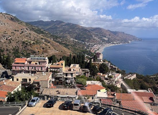 italy/taormina/landmark/taormina-mazzaro-cable-car-top