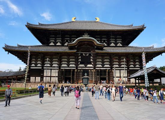 japan/dewa/landmark/todaiji-kondo-hakkaku-toro-bronze-octagonal-lantern