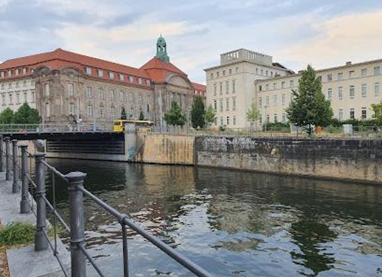 germany/berlin/landmark/alexanderufer
